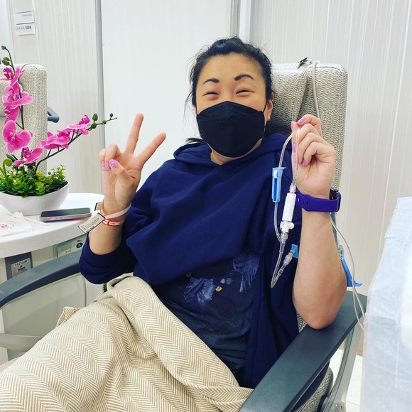 Meet your Posher, Emily! 🌈💖👖 - Picture 3 of 6